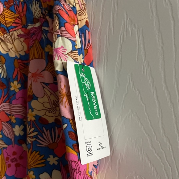 Rip Curl Kamari Floral Shorts with Pockets - Picture 10 of 10